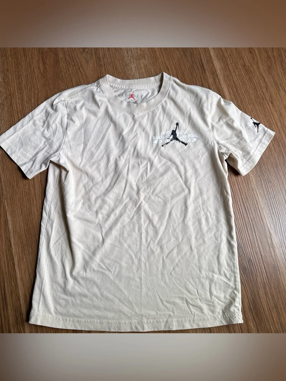 Boys medium Jordan tee